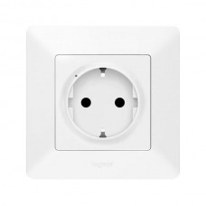 Управляемая электророзетка Legrand 2К+З 16А серии Valena-Life. Цвет Белый.