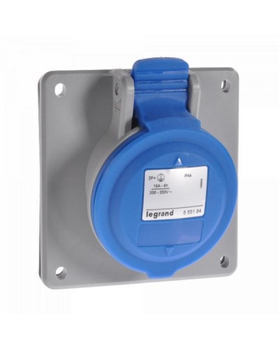 Встраиваемая наклонная розетка Legrand P17 Tempra Pro - IP 44 - 200/250 В~ - 16 A - 2К+З. Артикул 555184