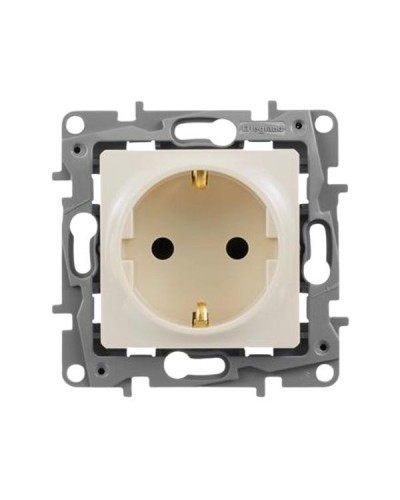 Розетка Legrand 2К+З со шторками - немецкий стандарт - 16 А - 250 В~ серии Etika. Цвет Слоновая кость.