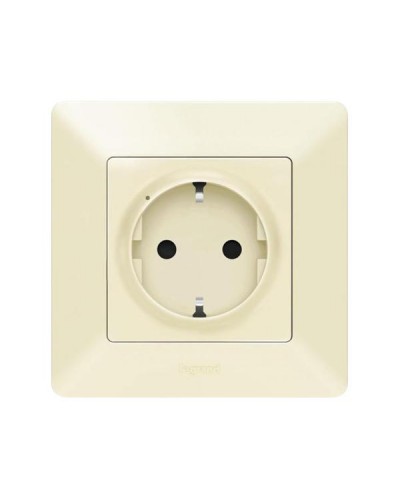 Управляемая электророзетка Legrand 2К+З 16А серии Valena-Life. Цвет Слоновая кость.