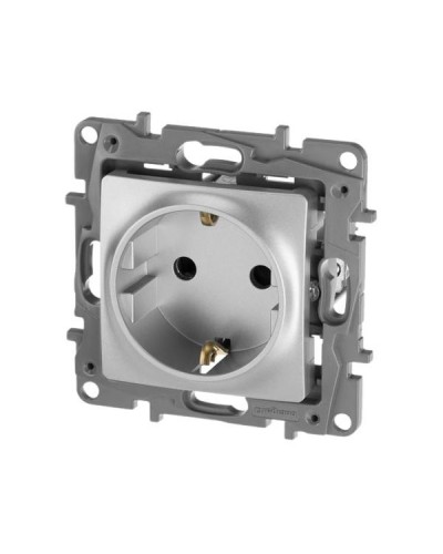 Розетка Legrand 2К+З со шторками серии Etika. Цвет Алюминий.