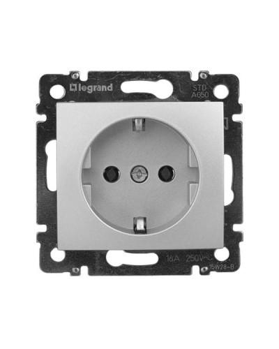 Розетка Legrand 2К+З с защитной шторкой серии Valena. Цвет Алюминий.