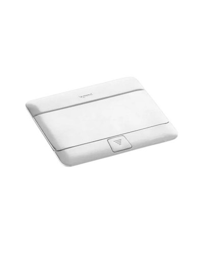 Выдвижной розеточный блок Legrand - неукомплектованный - IP 40 - 4 модуля. Цвет Белый. Артикул 054031