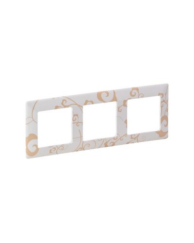 Рамка Legrand 3 поста серии Valena-Life. Цвет Ампир Белый.
